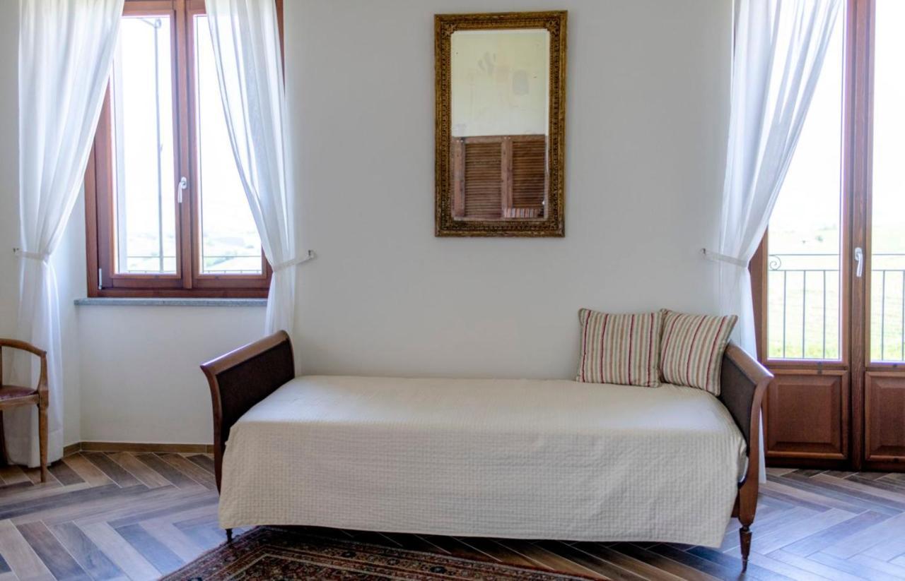 Le Vecchie Persiane - Bed & Breakfast Diano dʼAlba Eksteriør bilde