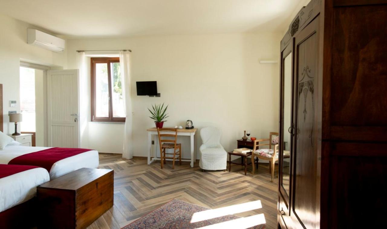 Le Vecchie Persiane - Bed & Breakfast Diano dʼAlba Eksteriør bilde